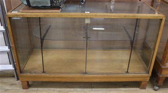 A shop display cabinet, W.183cm